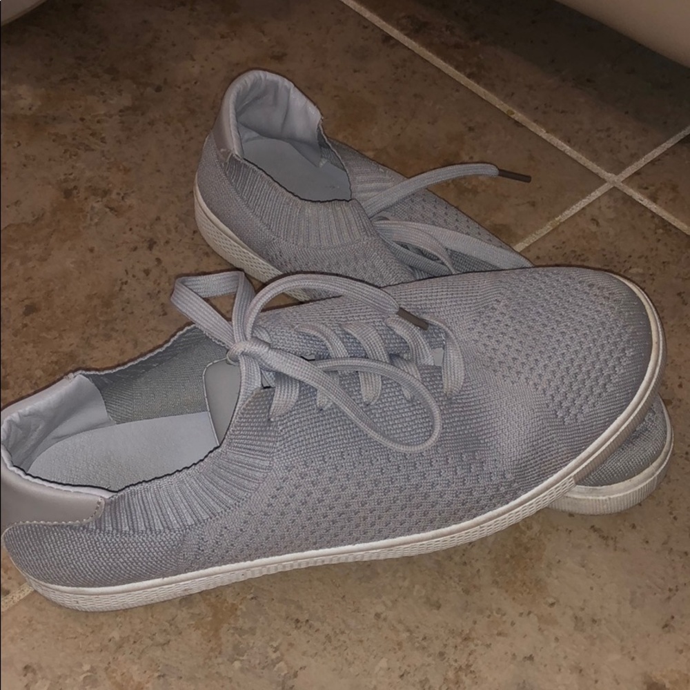 Refresh Sneakers